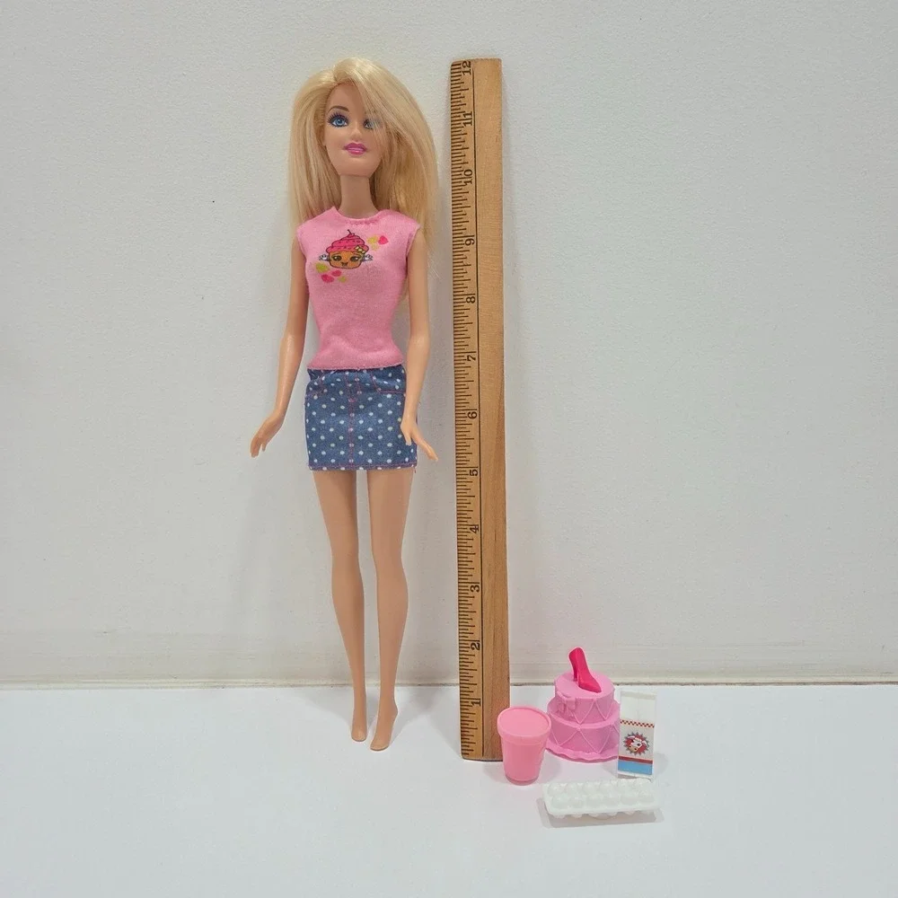 2014 Barbie Glam Refrigerator CCX04 Doll W/ Dress & Food Accessories - No Fridge